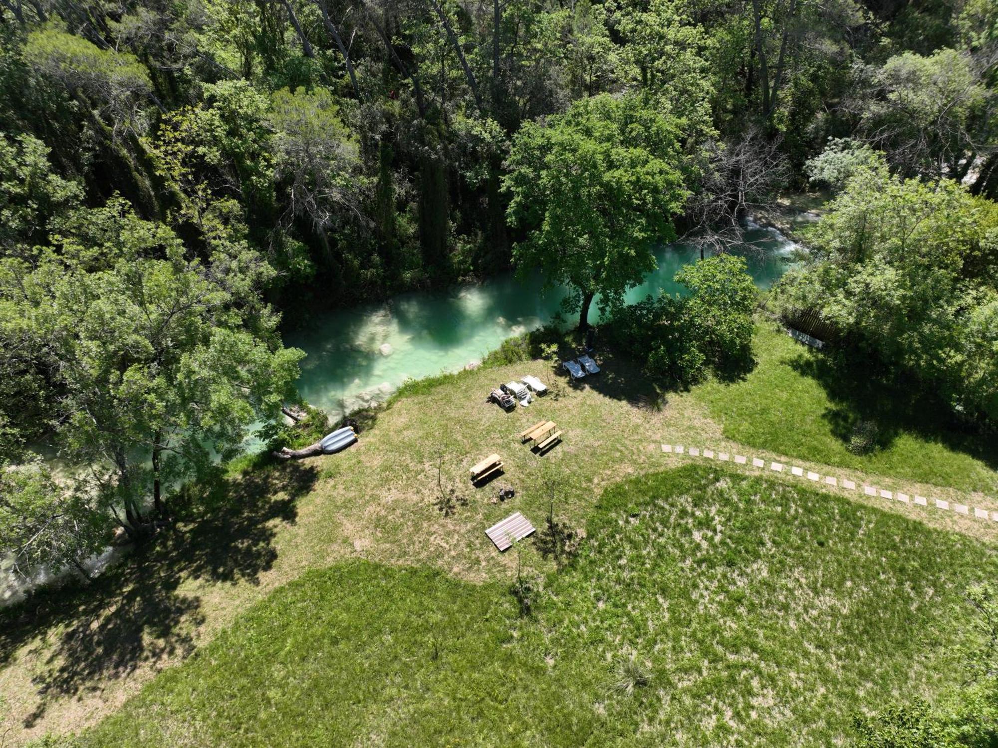 Les Mazets De La Cascade Apartman Salernes Kültér fotó